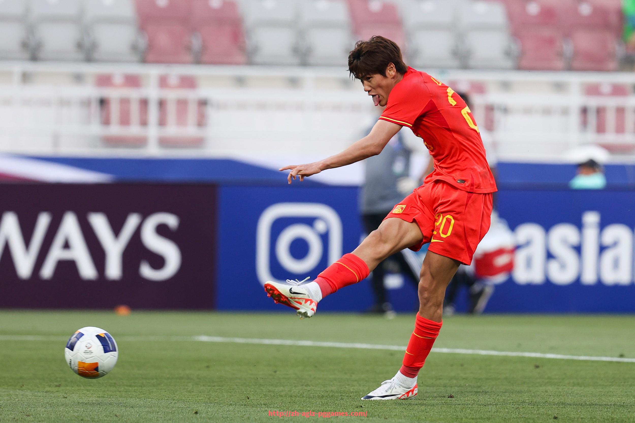 PG模拟器官方网站-西甲实时直播视角多维度体验:战术镜头与转播技术